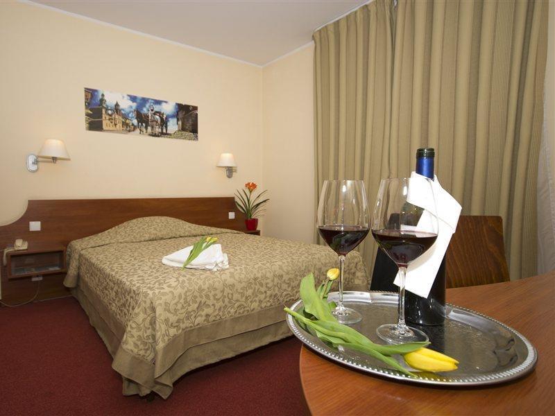 Hotel H6 Major Travel & Business, Free Parking Kraków